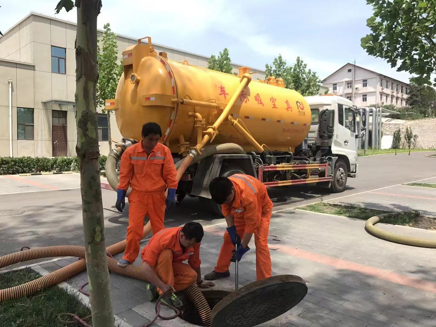 南郑化粪池清理与5-8吨吸粪车施工效率分析